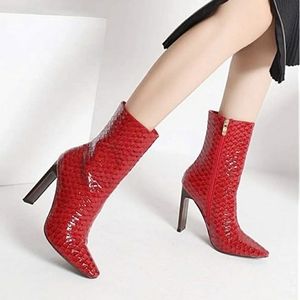 Mackin J Red Boots Size 8